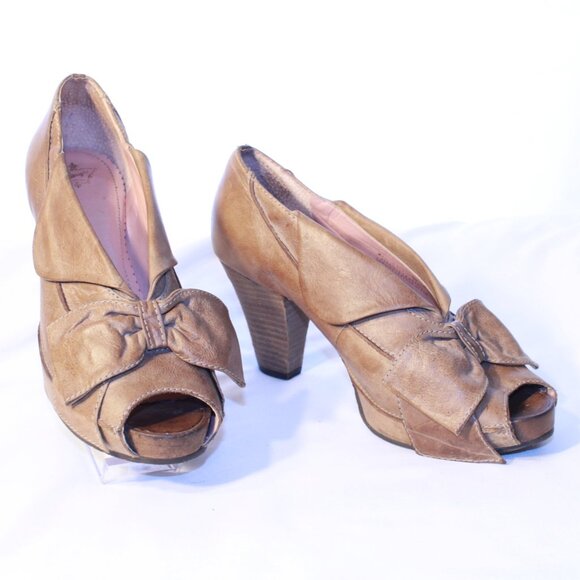 Miss Albright Anthropologie Size 8B Distressed Tan Leather Peep Toe Big Bow Heel - Picture 1 of 15